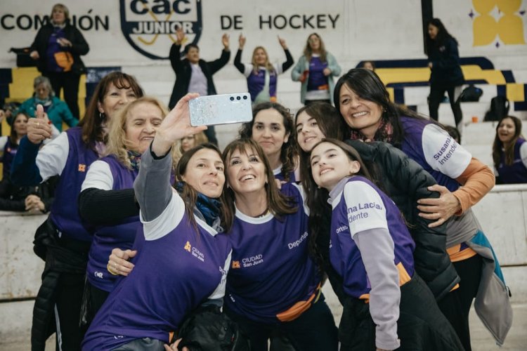 Capital entregó nuevas remeras a integrantes de las pistas de salud y escuelas deportivas
