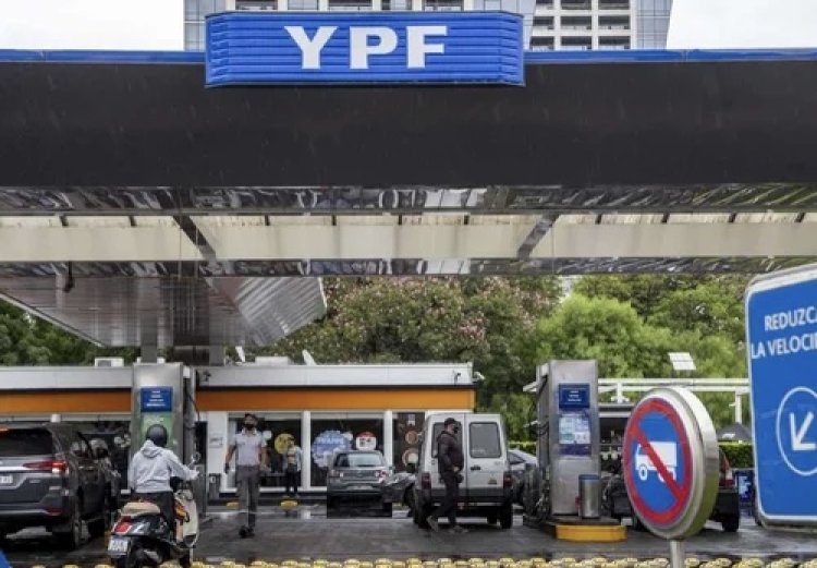 YPF decide este lunes qué hará con los combustibles