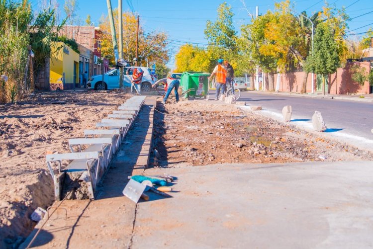 Rivadavia impulsa la seguridad vial y peatonal con nuevas obras de urbanización en la intersección de Cabaña y Sargento Cabral