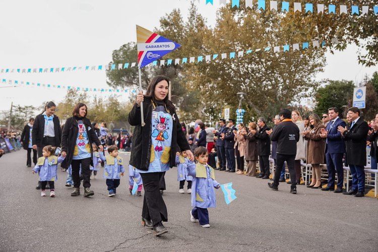 Santa Lucía celebró el 25 de Mayo con el tradicional desfile de los jardines municipales