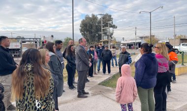 Miodowsky recorrió el Lote 34 en La Bebida y dialogó con los vecinos por el inicio de nuevas obras