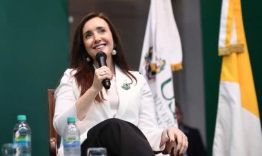 Victoria Villarruel se diferenció de Milei y saludó a los periodistas en su día