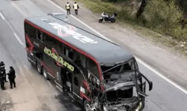 Un colectivo Sanjuanino, chocó en Salta, dejando un muerto y varios heridos