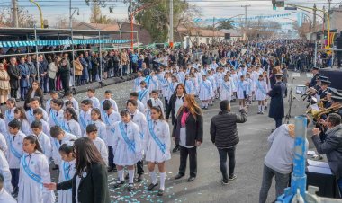 Más de 25.000 personas vibraron en Chimbas con una histórica Promesa de Lealtad a la Bandera