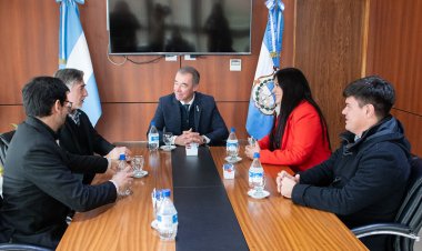 Fabián Martín recibió al representante regional de Registrar Corp
