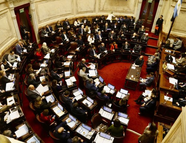 El oficialismo logró aprobar en el Senado el plan de pago a dos fondos buitre