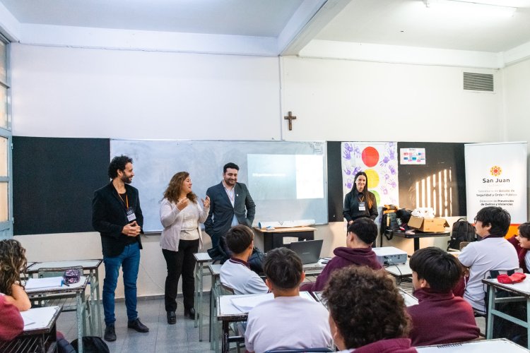 Más de 800 estudiantes participaron del programa “Construyendo Seguridad” en escuelas secundarias