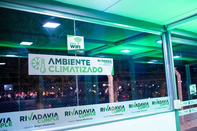 Rivadavia inauguró la cuarta parada de colectivo climatizada en la Universidad Católica de Cuyo