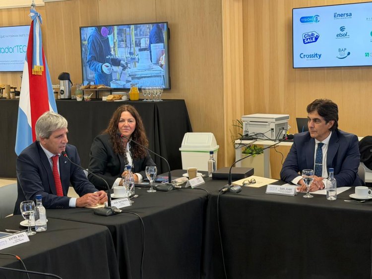 El ministro de Economía Luis Caputo y el ministro Gutiérrez participó de una nueva reunión del Consejo Federal de Responsabilidad Fiscal