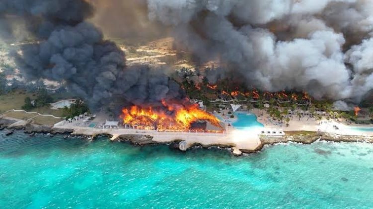 Desalojan a 1.700 turistas en República Dominicana por un incendio voraz en un hotel de lujo