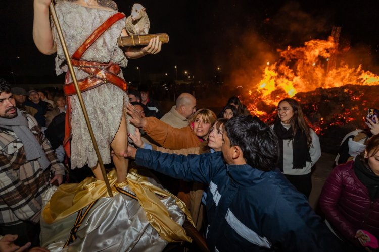 Ciudad de San Juan encendió la gran Fogata en honor a San Juan Bautista