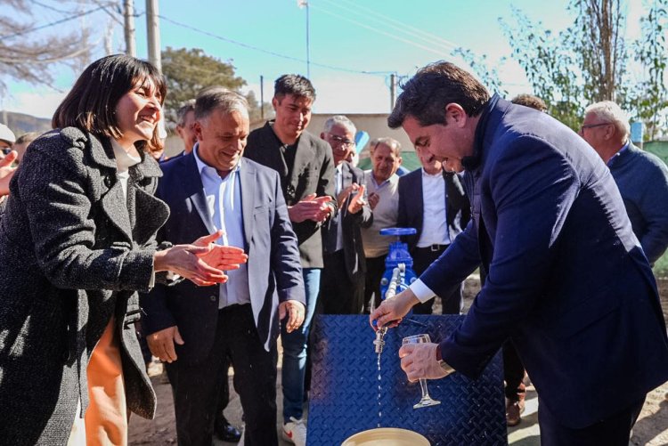 En el aniversario de Jáchal, Orrego inauguró obras clave para la seguridad, el agua potable, la salud y la conectividad