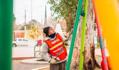 Rivadavia continúa embelleciendo sus barrios con trabajos de pintura en distintos sectores del departamento
