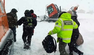 Ya son 30 los rescatados por un histórico temporal de nieve en la alta montaña mendocina