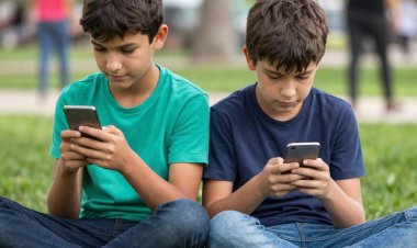 Francia prohibió las redes sociales a los menores de 15 años