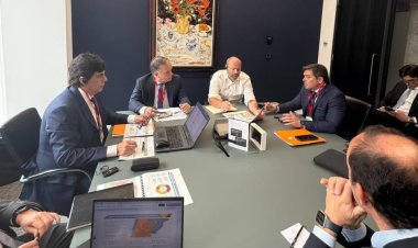 Orrego presentó en Londres la emisión  de  bonos ante inversores internacionales de primer nivel