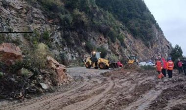 Impresionante derrumbe en la Ruta 40: hay corte total en el Camino de los Siete Lagos