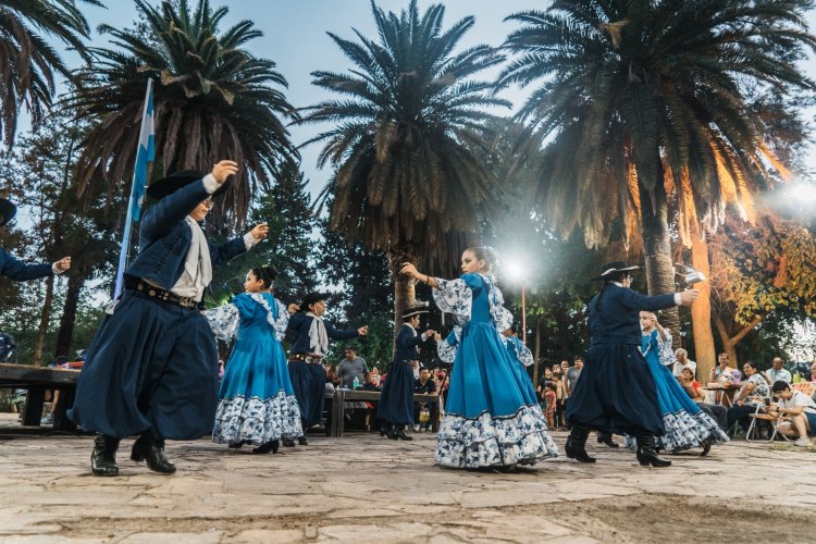La Fiesta del Pan y la Semita vuelve este domingo con un desafío histórico: cocinar la Semita Más Grande del Mundo