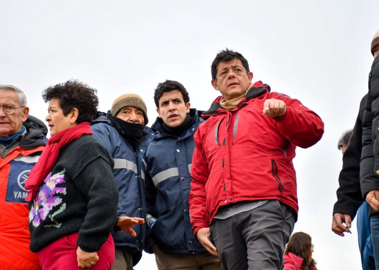 Espejo se reunió con vecinos de La Gran China para coordinar acciones inmediatas en las defensas aluvionales