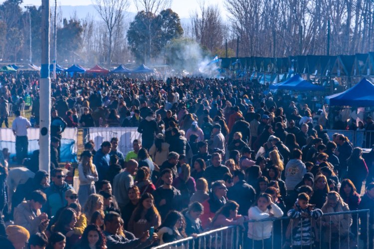 La Semita Más Grande del Mundo hizo historia en Rawson: más de 5.000 personas disfrutaron de una multitudinaria Fiesta
