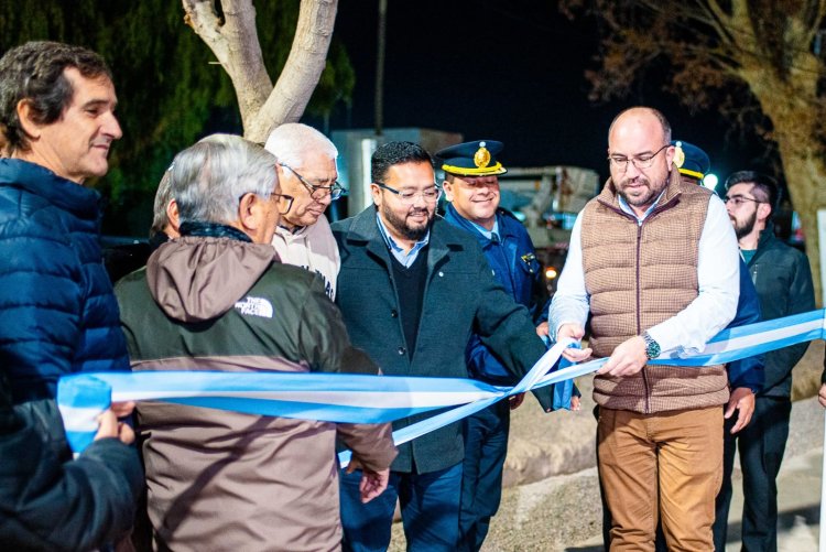 Miodowsky inauguró la remodelación integral de la Plaza El Arriero