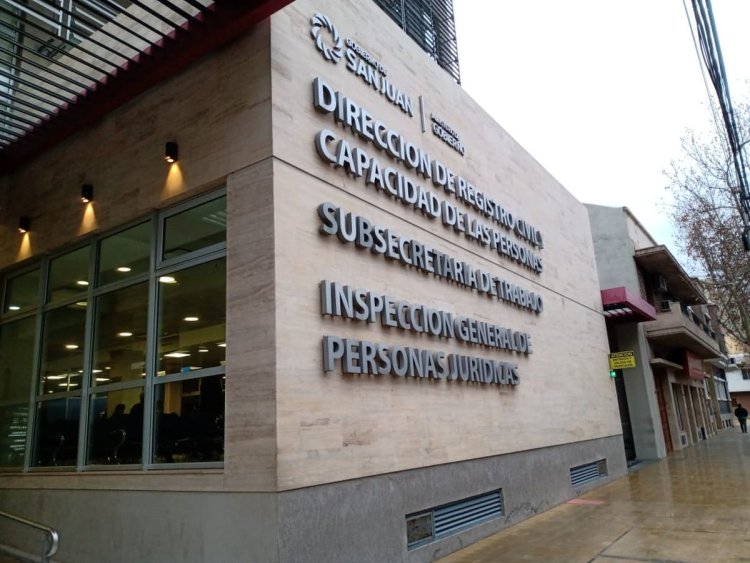 Interrumpen el servicio en diferentes delegaciones del Registro Civil