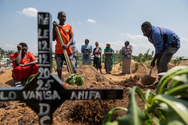 864 muertos y más de 2.000 casos confirmados por el brote de ébola en el Congo
