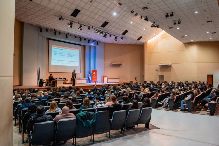 Más de 500 docentes completaron la formación en alfabetización financiera