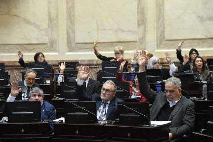 Los senadores pasarán a cobrar casi $12 millones desde agosto