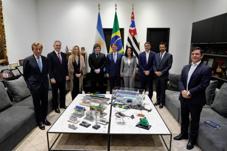 Javier Milei se reunió con Flávio Bolsonaro en Brasil