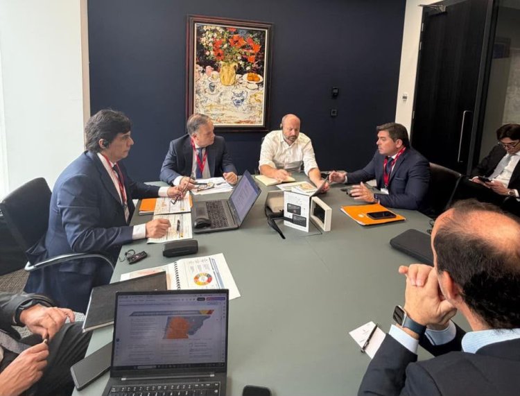 Orrego presentó en Londres la emisión  de  bonos ante inversores internacionales de primer nivel