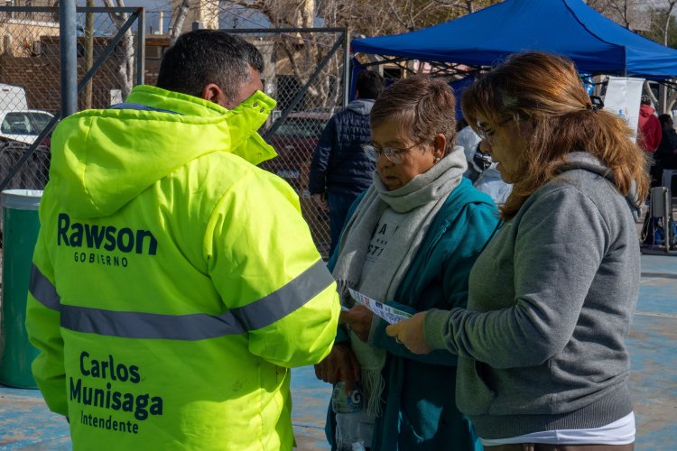 Rawson en comunidad llega a la Villa 17 de Agosto con una nueva jornada de servicios