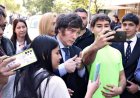 Javier Milei está perdiendo el voto joven? Las encuestas muestran señales de desgaste, pero todavía conserva un núcleo fuerte