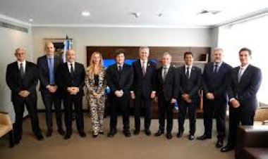 Argentina y Ecuador firmaron un acuerdo comercial para impulsar las exportaciones automotrices