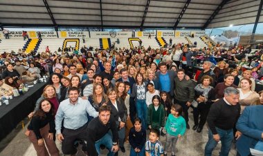 La Ciudad vivió una nueva edición de “Conectando Generaciones” con más de mil doscientas personas mayores