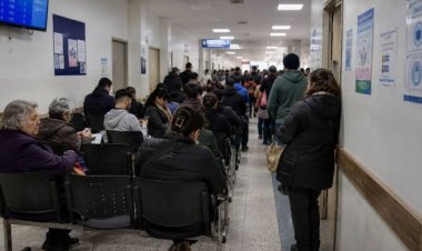 Más de 2,2 millones de personas perdieron su cobertura médica desde 2023 y se tensa el sistema público