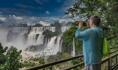 Fin de semana largo: más turistas que gastaron menos