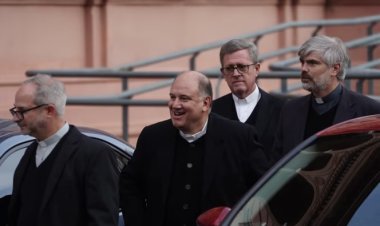 Comenzó la reunión entre Karina Milei y la Iglesia para ajustar detalles de la visita del Papa