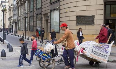 Casi cuatro de cada diez chicos no pueden comprarse ropa