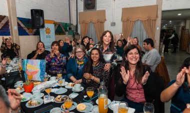 Con una tarde de té y recreación, la Ciudad homenajeó a docentes de Educación Especial