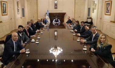 Milei regresa a Casa Rosada y reúne este lunes al gabinete tras un mes y medio