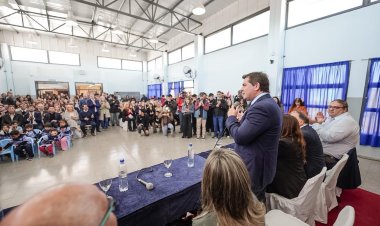 Orrego inauguró la ampliación de una escuela en Difunta Correa que brinda más espacios y herramientas para los estudiantes
