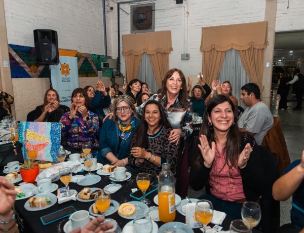 Con una tarde de té y recreación, la Ciudad homenajeó a docentes de Educación Especial