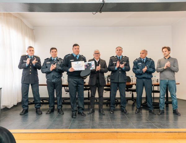 Reconocen a 36 policías por actuaciones destacadas al servicio de la comunidad