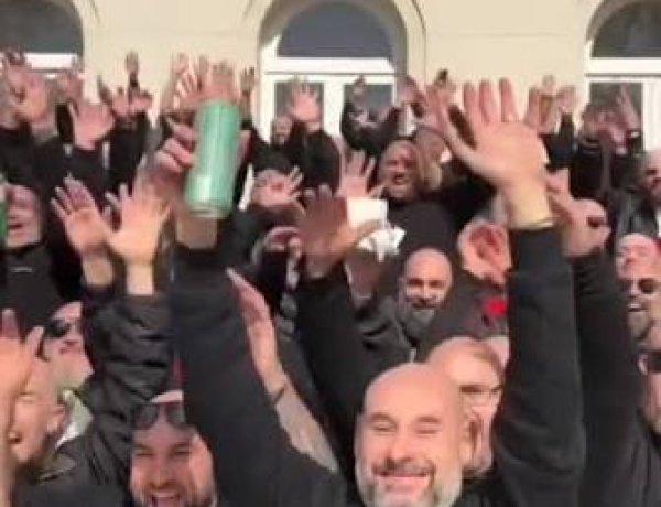 Pasó en Córdoba: 120 pelados con barba coparon un cine para "farmear calva"