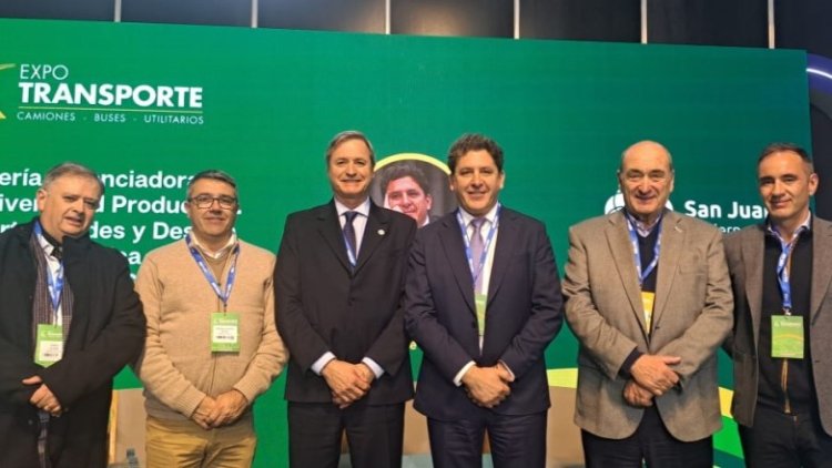 El ministro Fernández disertó sobre diversidad productiva en la Expo Transportes