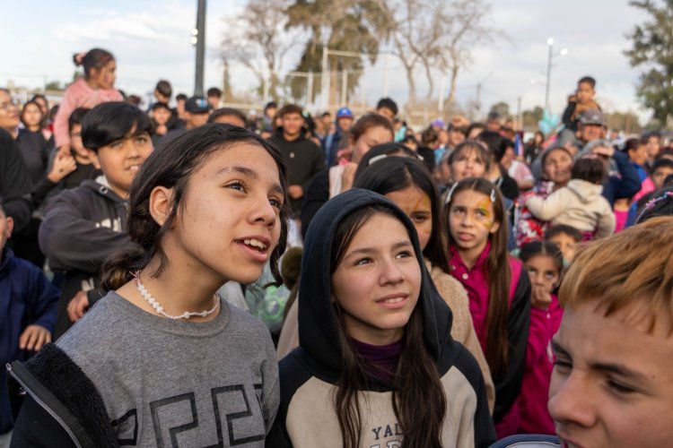 Más de 3 mil personas dieron inicio a los festejos por el Día del Niño en Rawson
