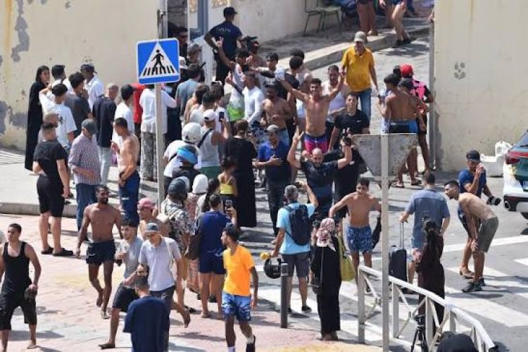 España: desalojan asentamiento donde permanecían unos 4.000 migrantes en Ceuta
