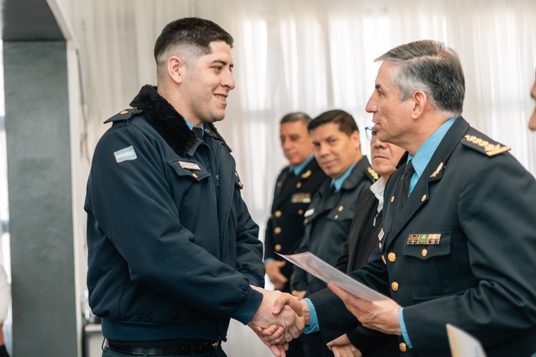 Reconocen a 36 policías por actuaciones destacadas al servicio de la comunidad