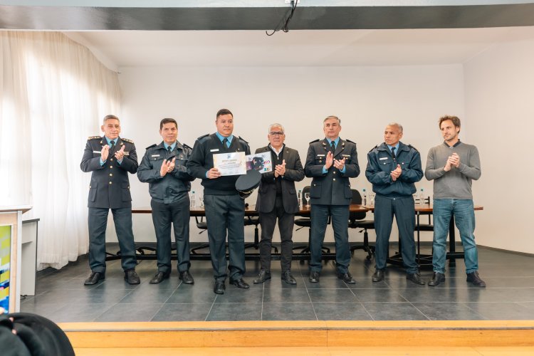 Reconocen a 36 policías por actuaciones destacadas al servicio de la comunidad